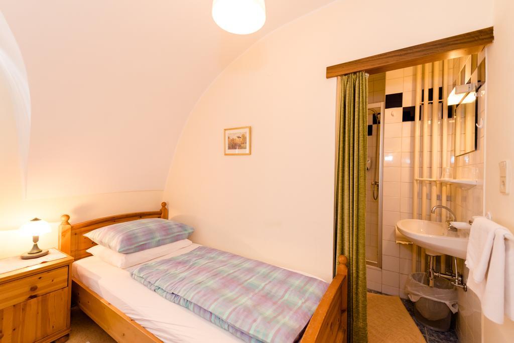 Gasthof Grillitsch Rösslwirt Obdach Zimmer foto